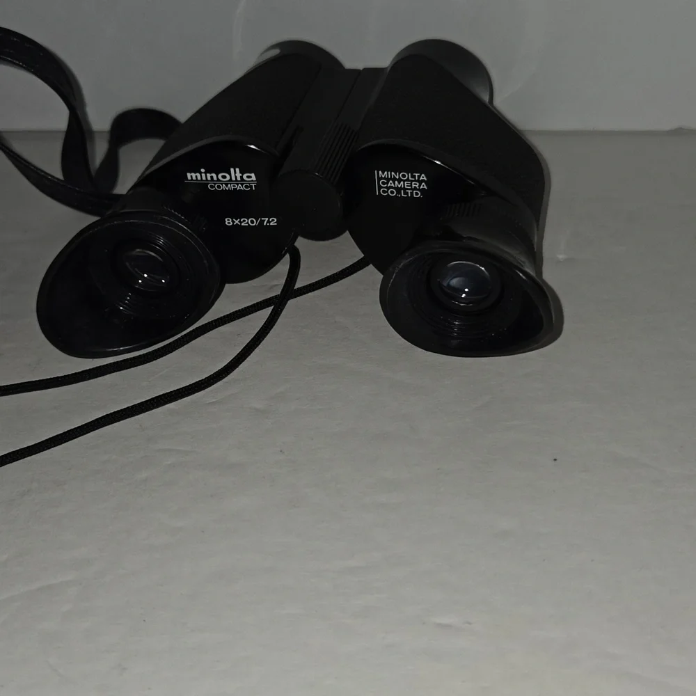 RARE MINOLTA 8 X 20 7.2 COMPACT WIDE EYE PIECE COVER BINOCULAR W/ CASE JAPAN